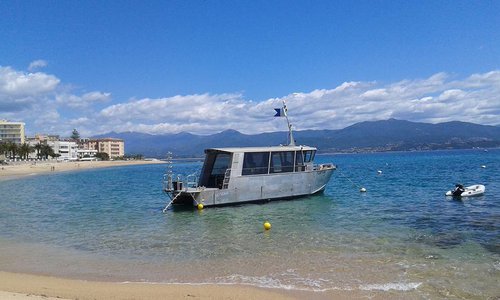 photo bateau aluminium moteur